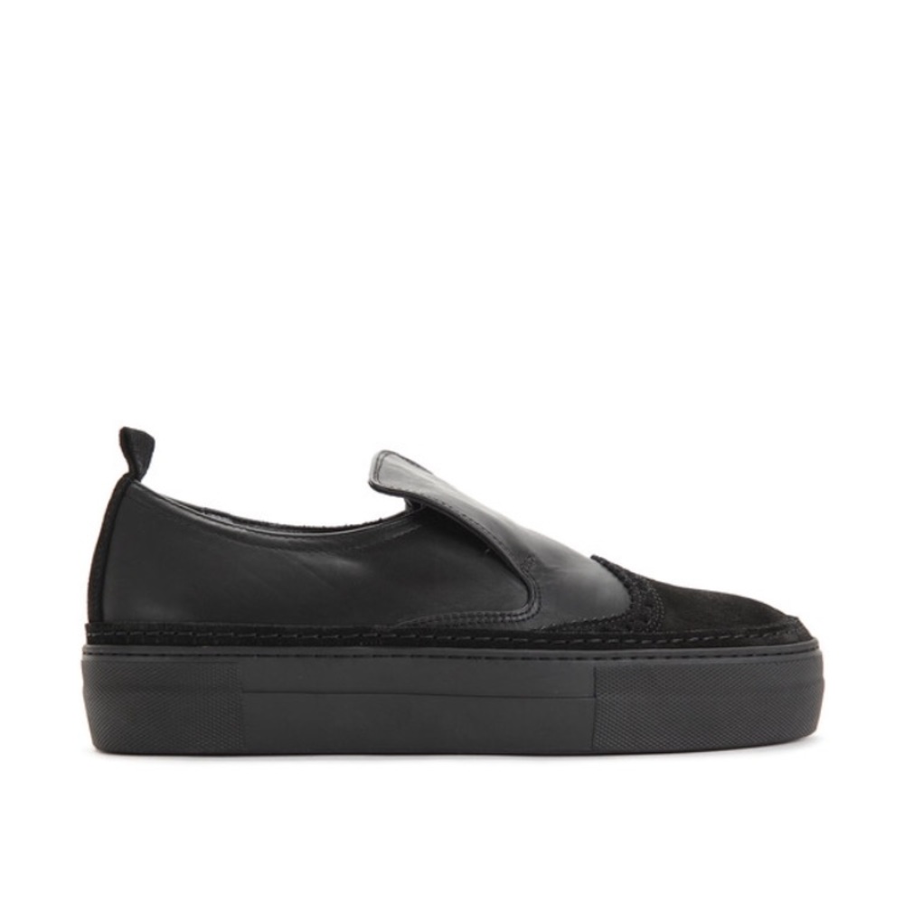 Ann demeulemeester Black brogue slip on sneaker.